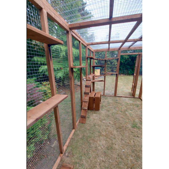 Cat House / Play Pen With Sleeping Box 12ft x 6ft Cat House / Play Pen With Sleeping Box 12ft x 6ft