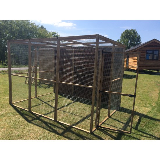 Free Standing Walk in 6ft x 9ft Chicken Run Bird Aviary