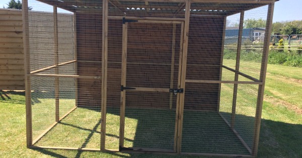 View of Waterproof Walk in with 3 Fully Boarded Panels 6ft x 9ft Chicken Run ...