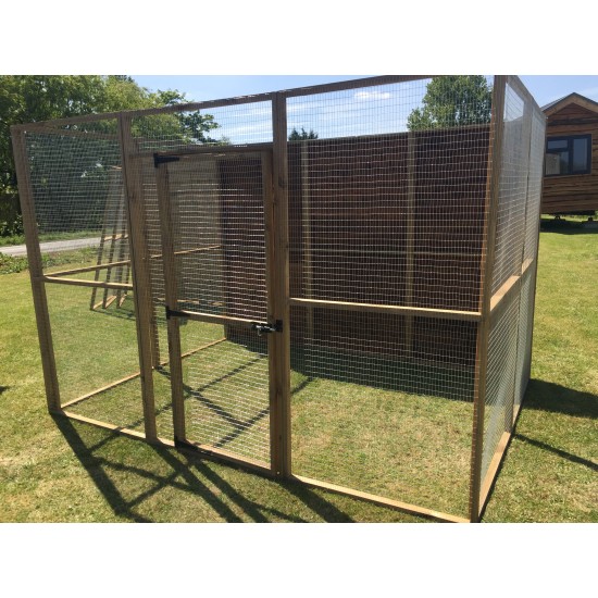 Free Standing Walk in 6ft x 9ft Chicken Run