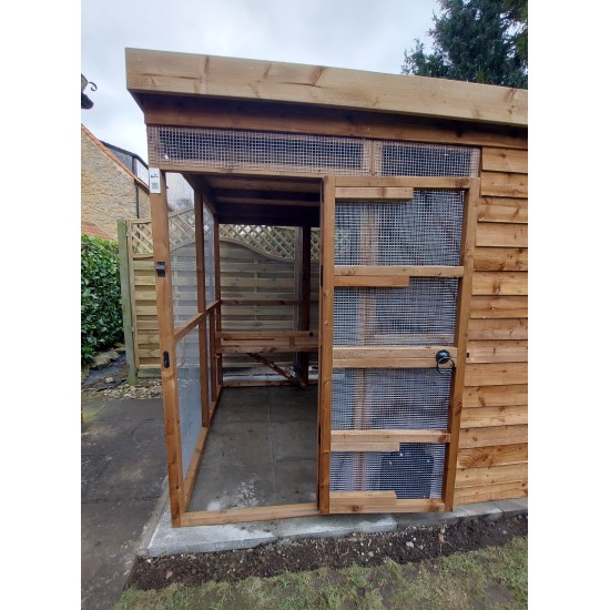 Bunnio 9ft x 6ft 1/2" x 1/2" wire mesh with Felt Roof Bunnio 9ft x 6ft 1/2" x 1/2" wire mesh with Felt Roof