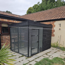 Bunnio 9ft x 6ft 1/2" x 1/2" wire mesh with Felt Roof