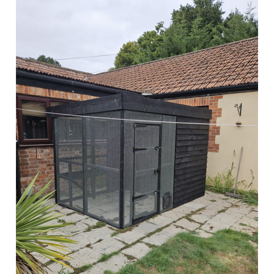 Bunnio 9ft x 6ft 1/2" x 1/2" wire mesh with Felt Roof Bunnio 9ft x 6ft 1/2" x 1/2" wire mesh with Felt Roof