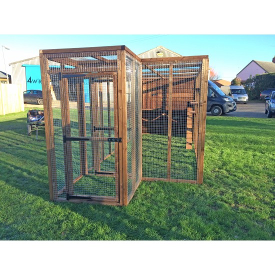 Cat Run With Sleeping box 14ft+ External Safety Door