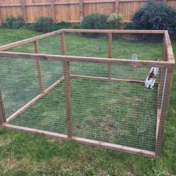 Rabbit / chicken run 3ft tall with door and mesh roof Rabbit / chicken run 3ft tall with door and mesh roof